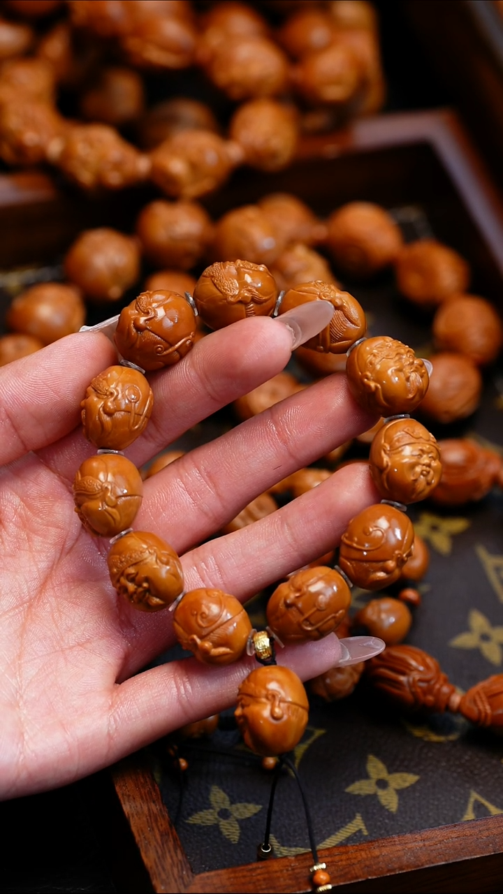 【闪购商品】橄榄核吊坠苏工橄榄核