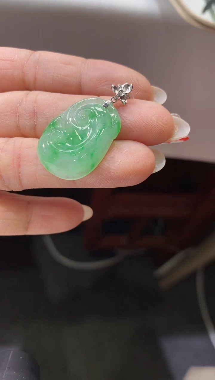 翡翠18K金镶嵌吊坠(不含链)如意