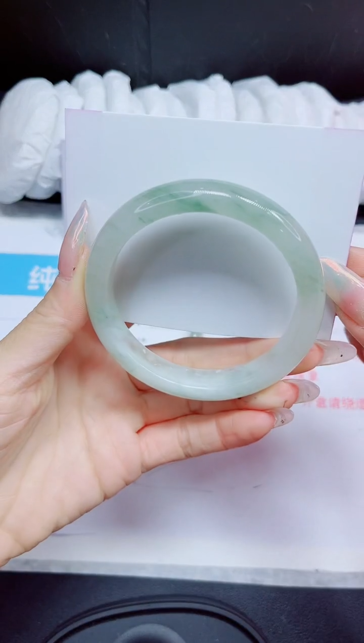 石英质玉手镯未镶嵌440.