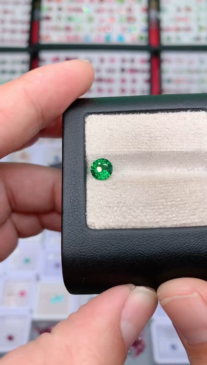【闪购商品】石榴石（沙弗莱）裸石未镶嵌1.07ct