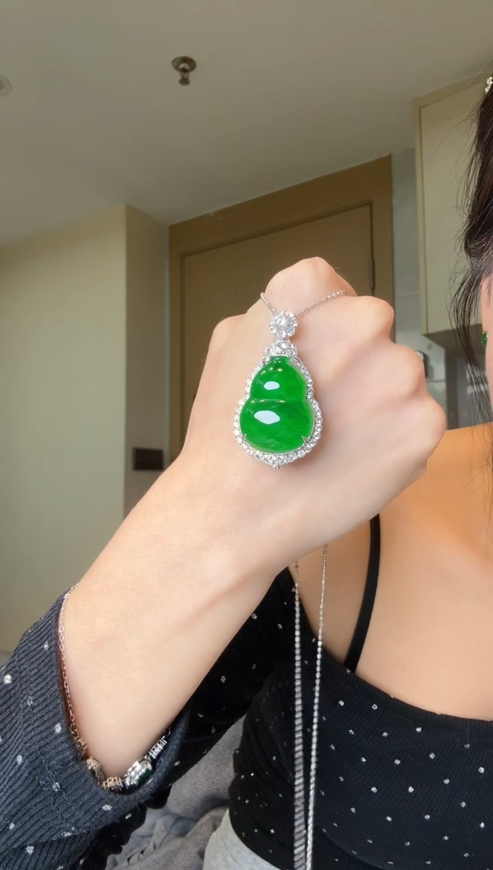 【闪购商品】翡翠吊坠(不含链)银S925镶嵌天然翡翠吊坠