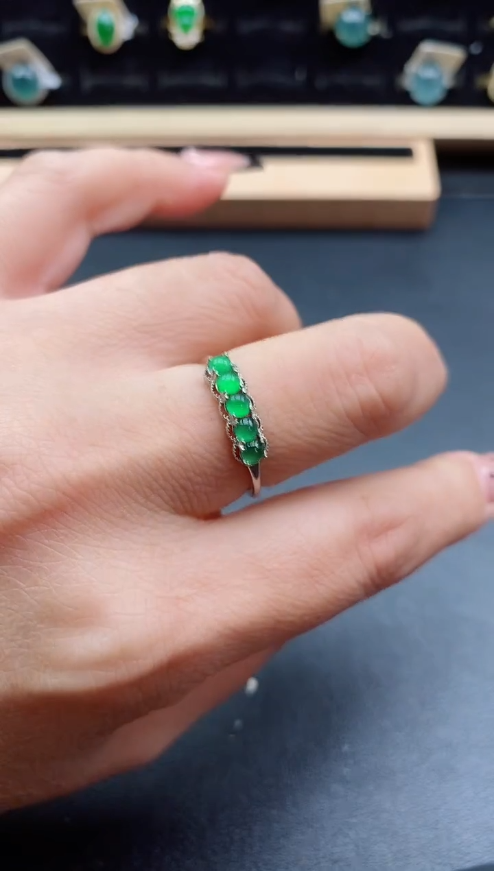 银S925镶嵌戒指翡翠1