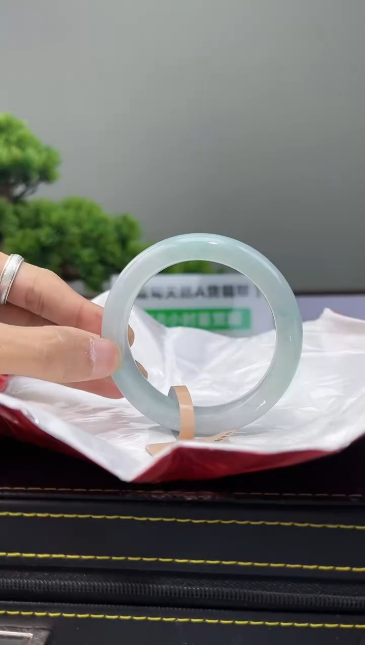 【闪购商品】翡翠手镯未镶嵌手镯28