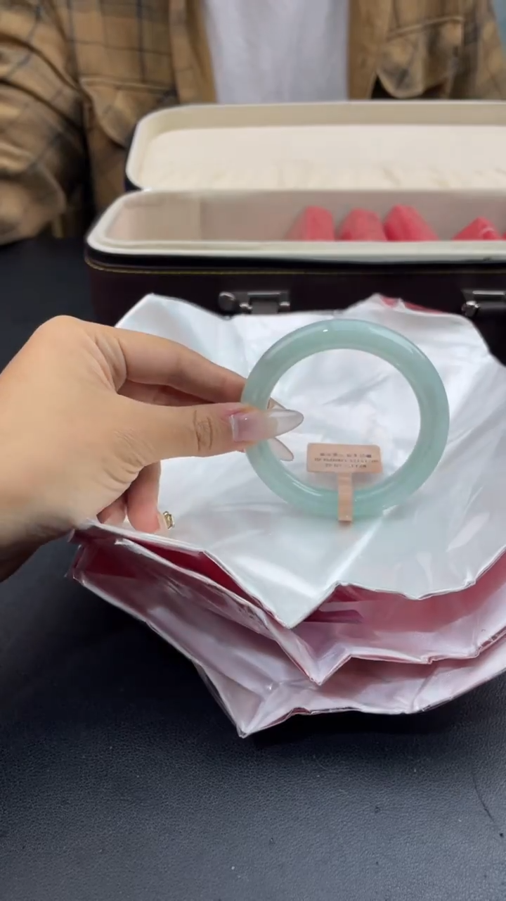【闪购商品】翡翠手镯未镶嵌1翡翠手镯