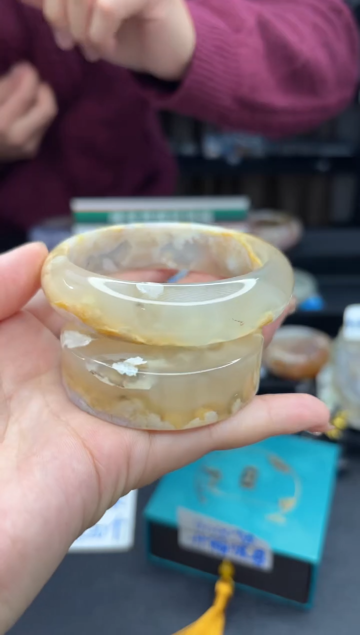 【闪购商品】石英质玉手镯未镶嵌257（62圈赠送镯心）