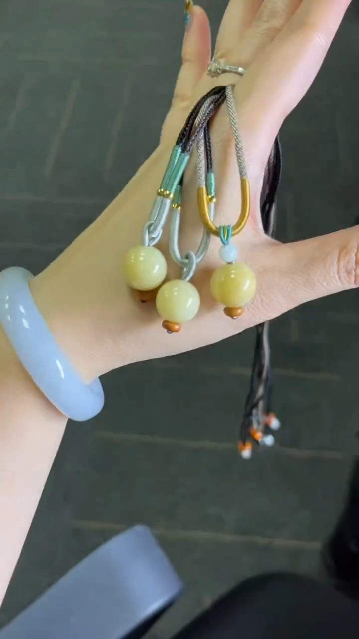 【闪购商品】翡翠吊坠(赠链)未镶嵌翡翠黄翡单珠吊坠单样发一件