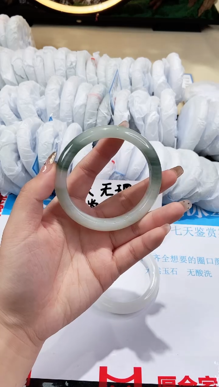 【闪购商品】石英质玉手镯未镶嵌171-61.8