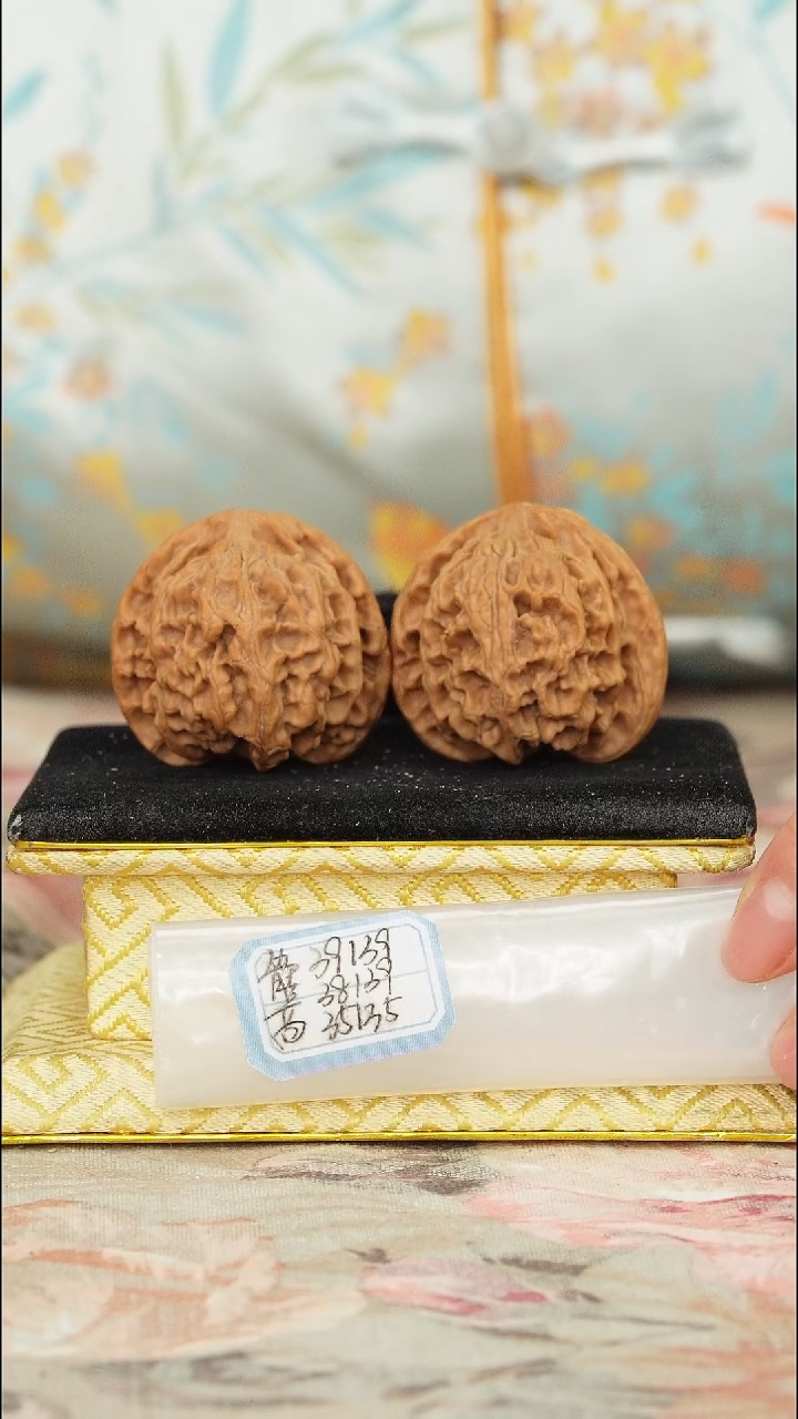 【闪购商品】文玩核桃把件苹果园