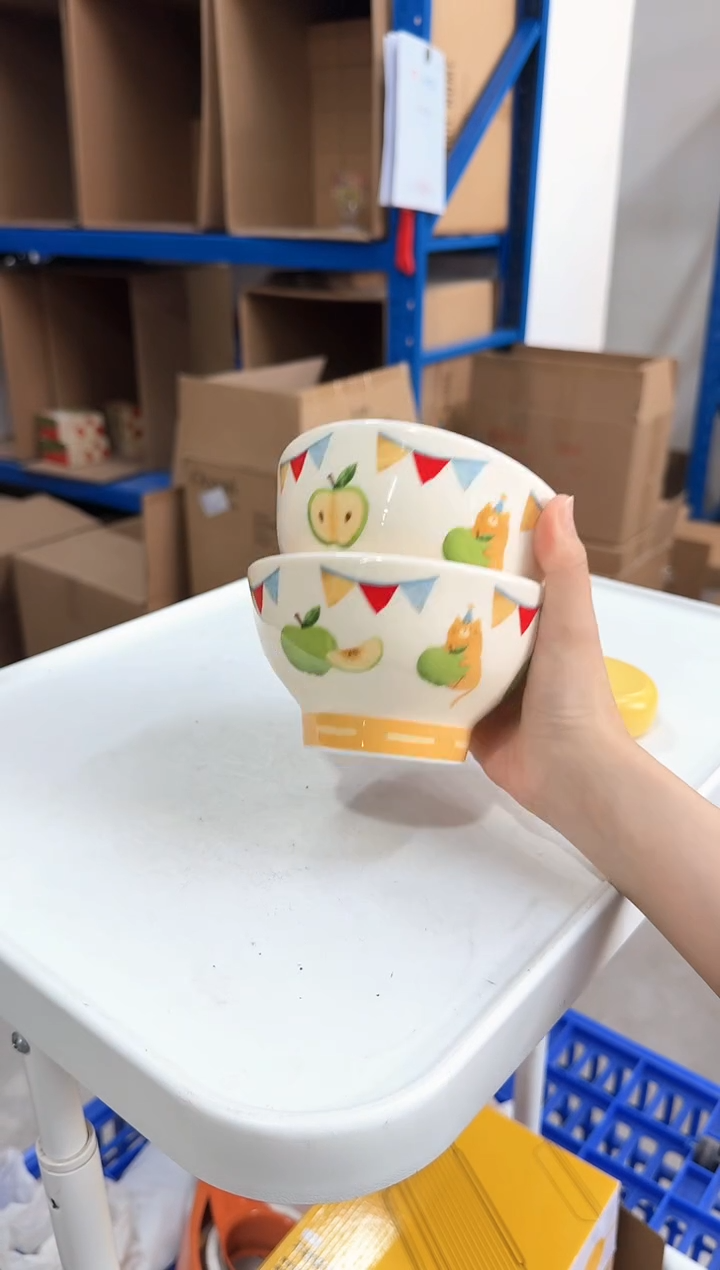 瓷片黄底苹果米饭碗两只