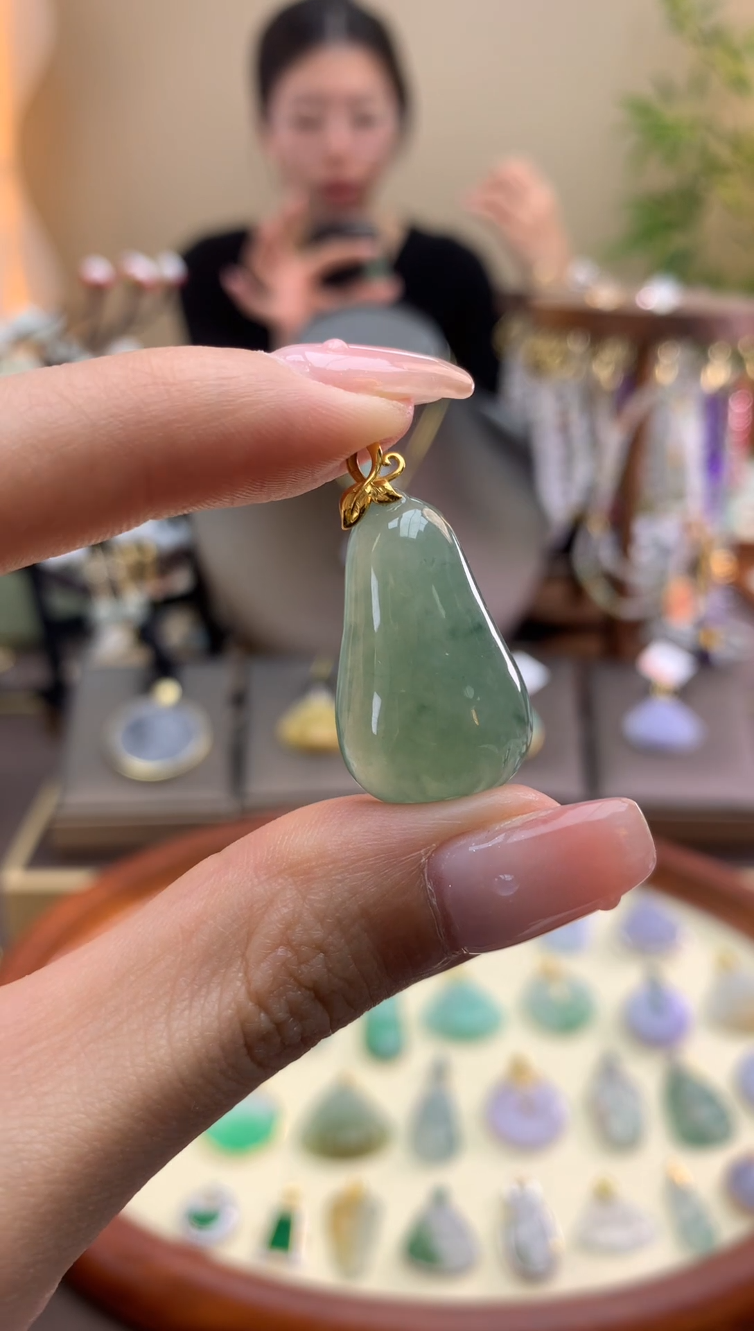 【闪购商品】翡翠颈饰18K金镶嵌福瓜