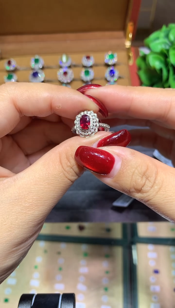 18K金镶嵌戒指红宝石1.03ct