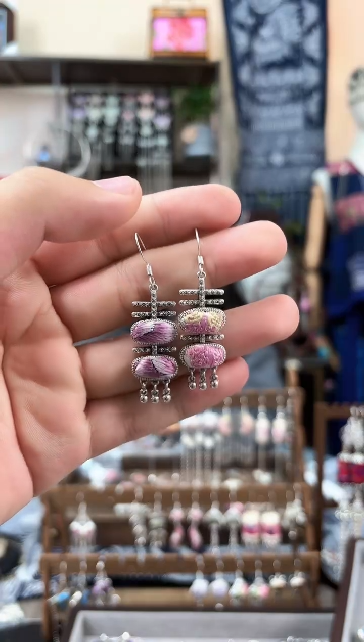 织绣民族风非遗老绣饰品220