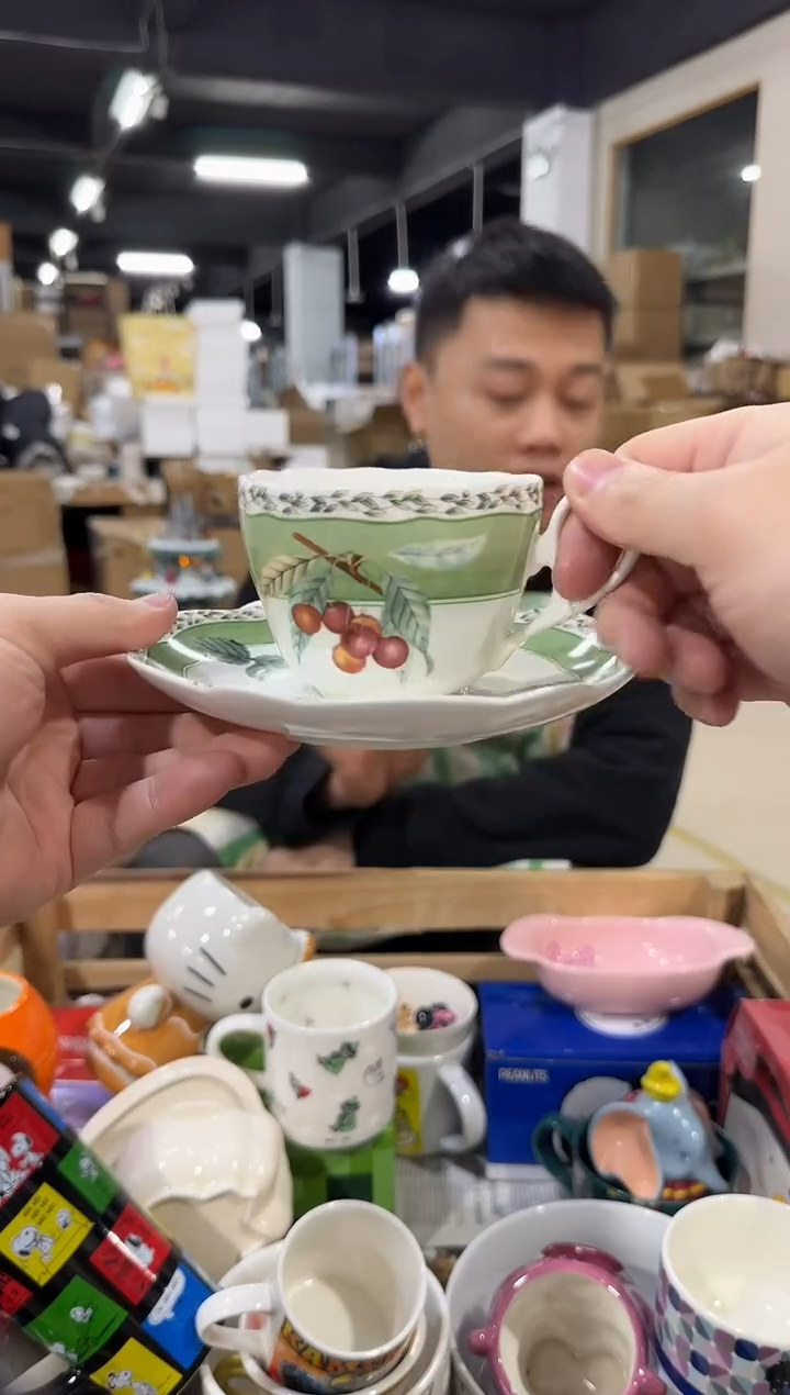 瓷片绿色樱桃杯碟