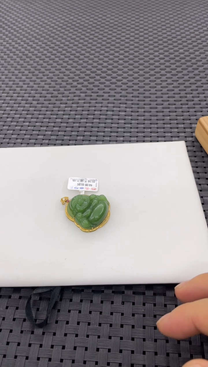 【闪购商品】和田玉佛公18K金镶嵌(多样性发一件) D1890