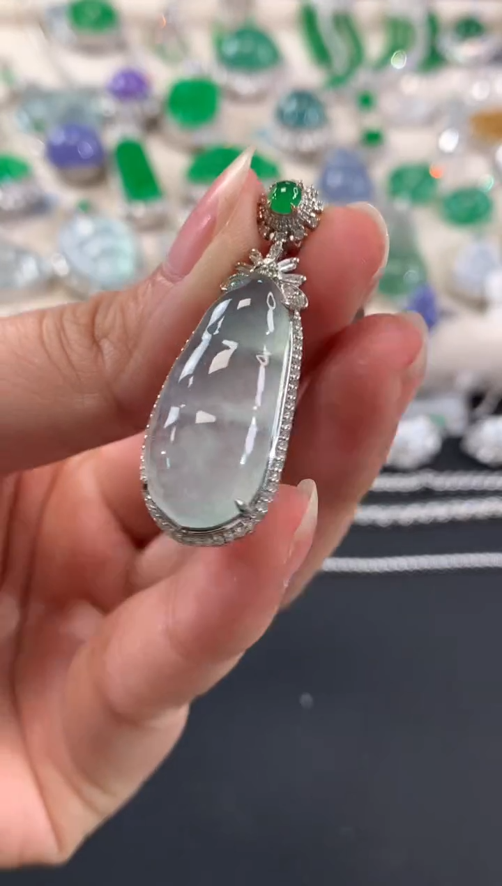 【闪购商品】翡翠吊坠(不含链)18K金镶嵌A331|6980