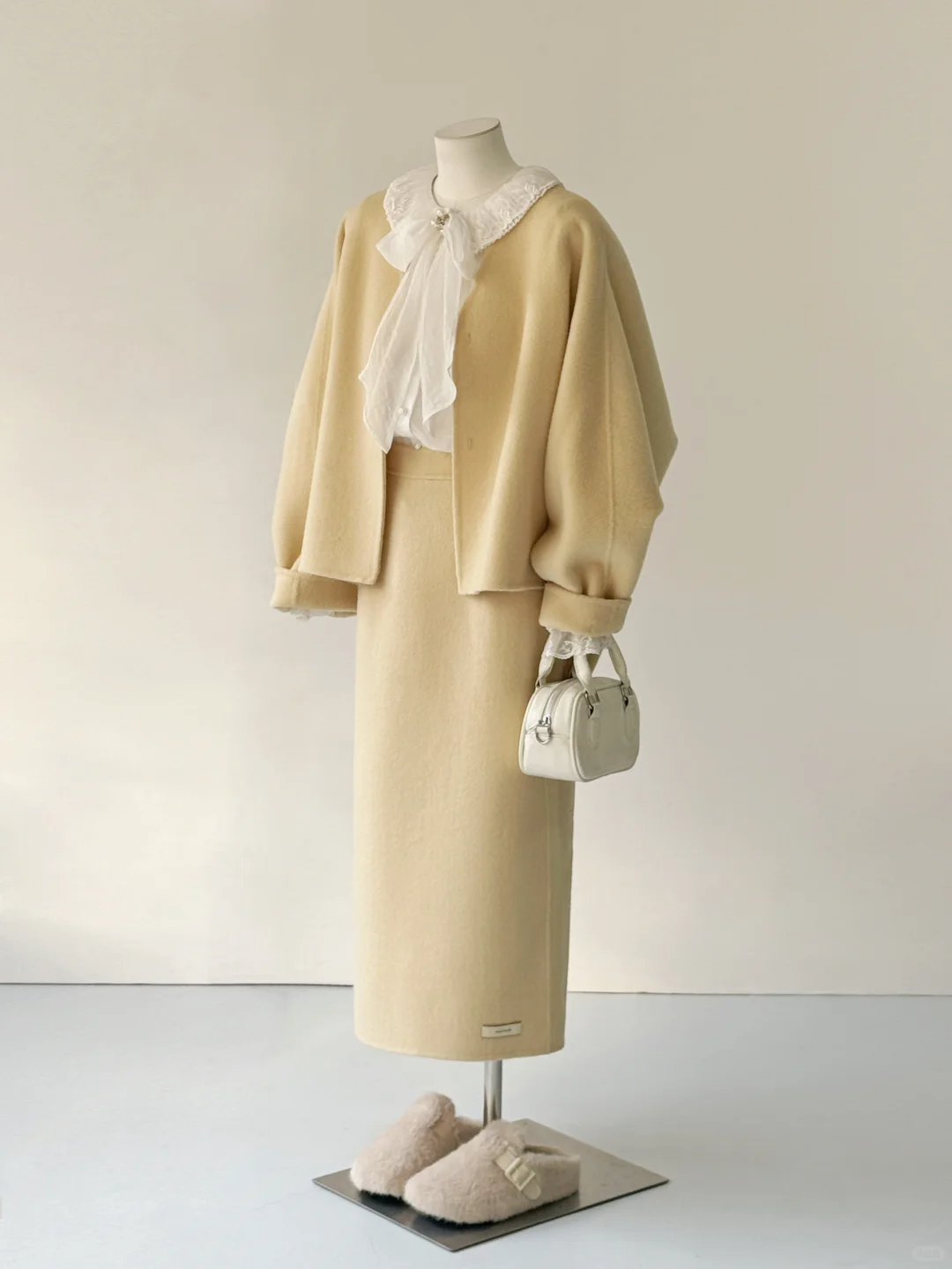 2025秋冬新款蝴蝶结衬衫毛呢外套搭配半身裙气质高级感三件套装女