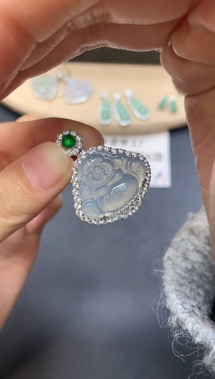 【闪购商品】翡翠吊坠(不含链)银S925镶嵌佛公【多样性发其一】