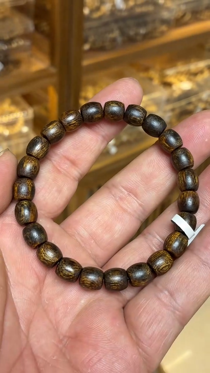 沉香手串 海南红金猊老型单圈0.8+多样性发其一