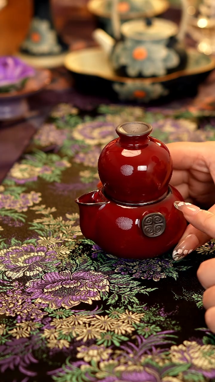 故宫红葫芦一壶两杯··········