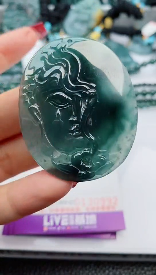 【闪购商品】翡翠颈饰未镶嵌            