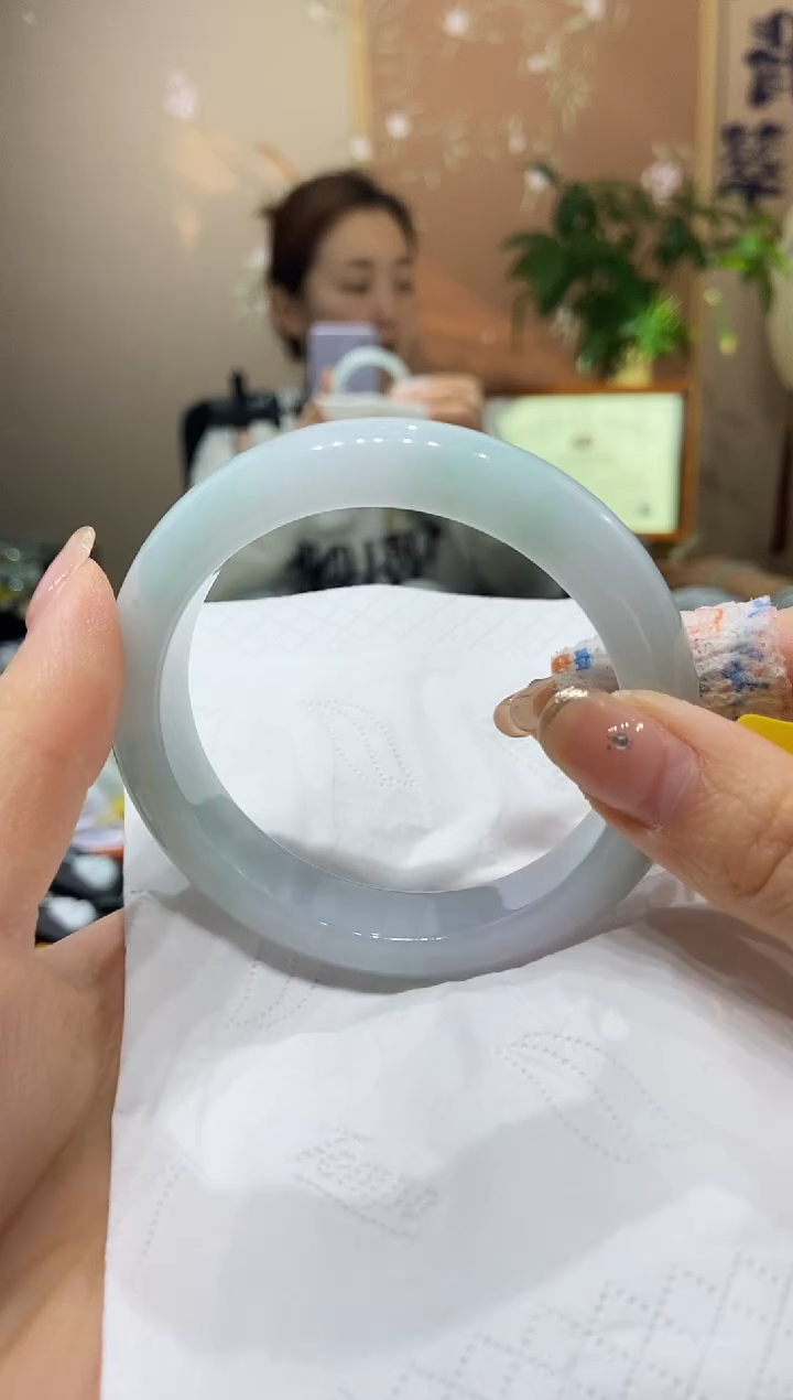 【闪购商品】翡翠手镯未镶嵌60圈口
