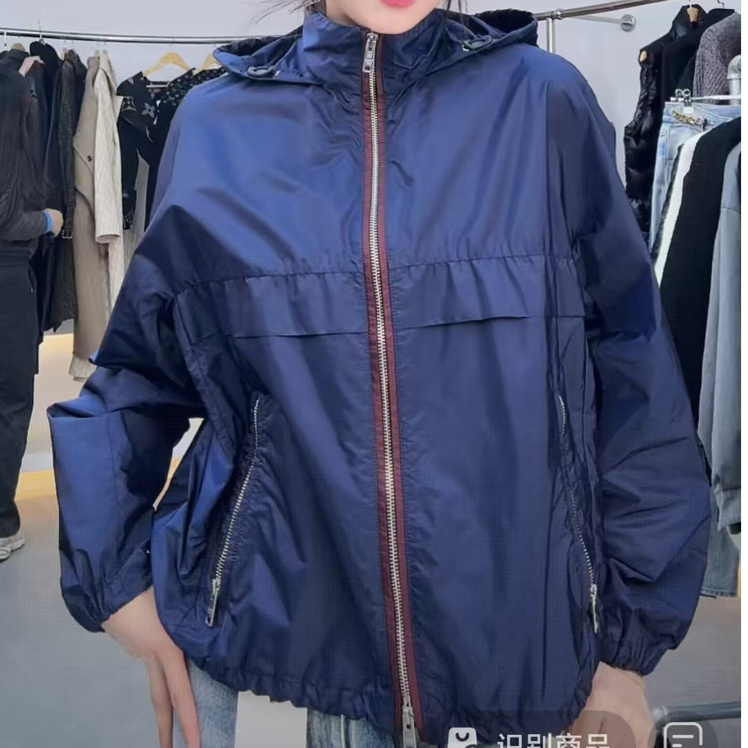 未使用 Prada/普拉达 Prada 纯色拉链外套 深蓝色40