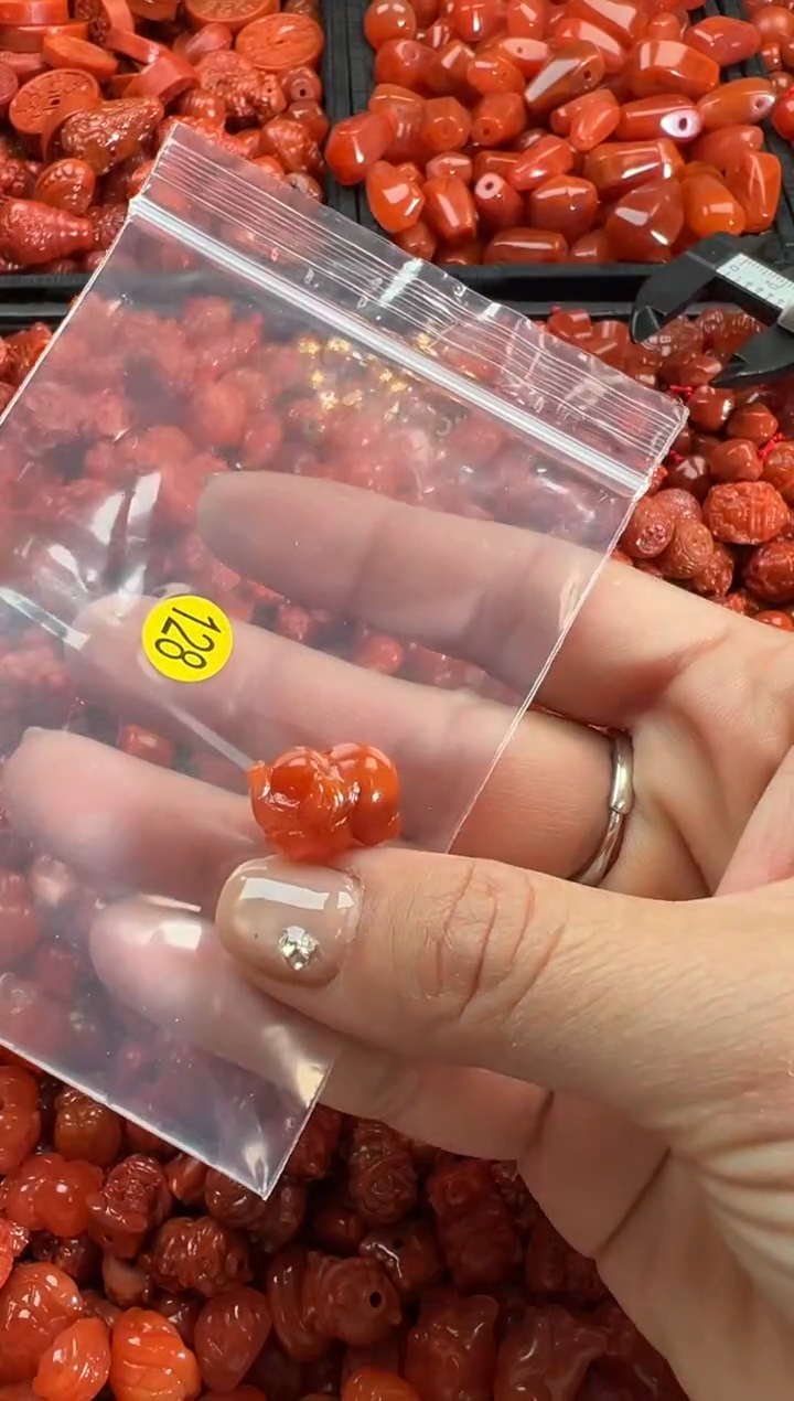 【闪购商品】南红玛瑙颈饰未镶嵌1