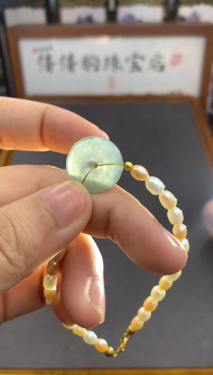 颈饰未镶嵌翡翠//////////