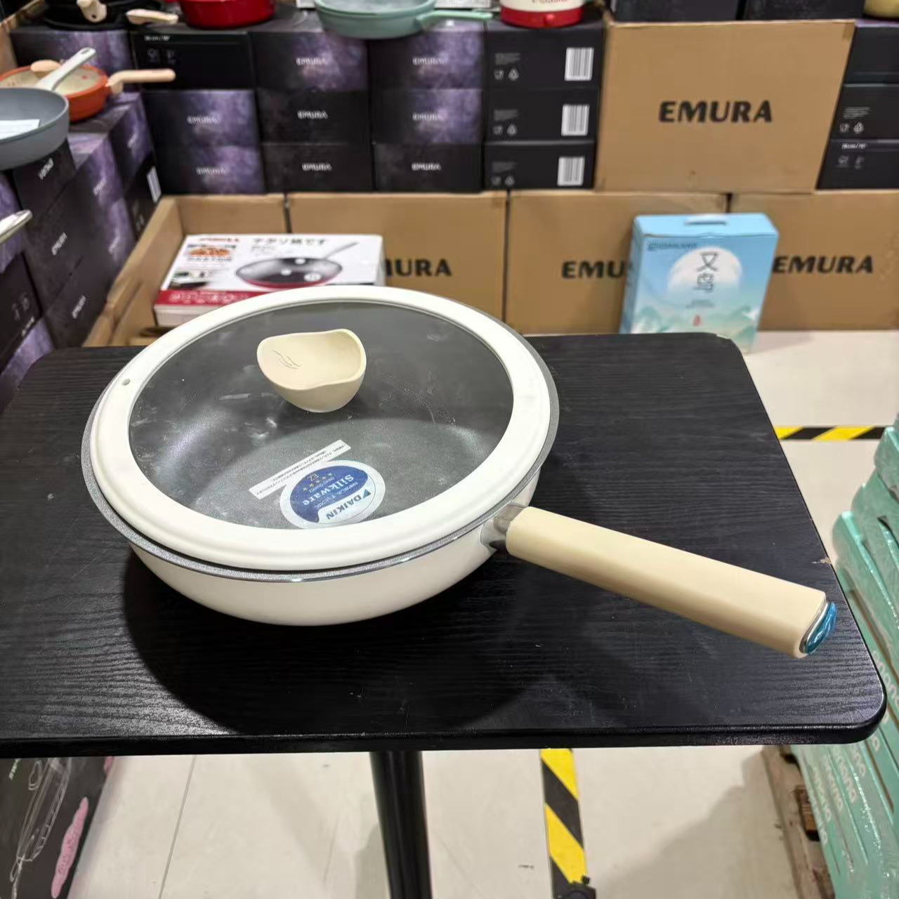 正品CAZIRO卡滋罗28CM珍珠白煎炒锅日本大金超级不沾不挑灶具