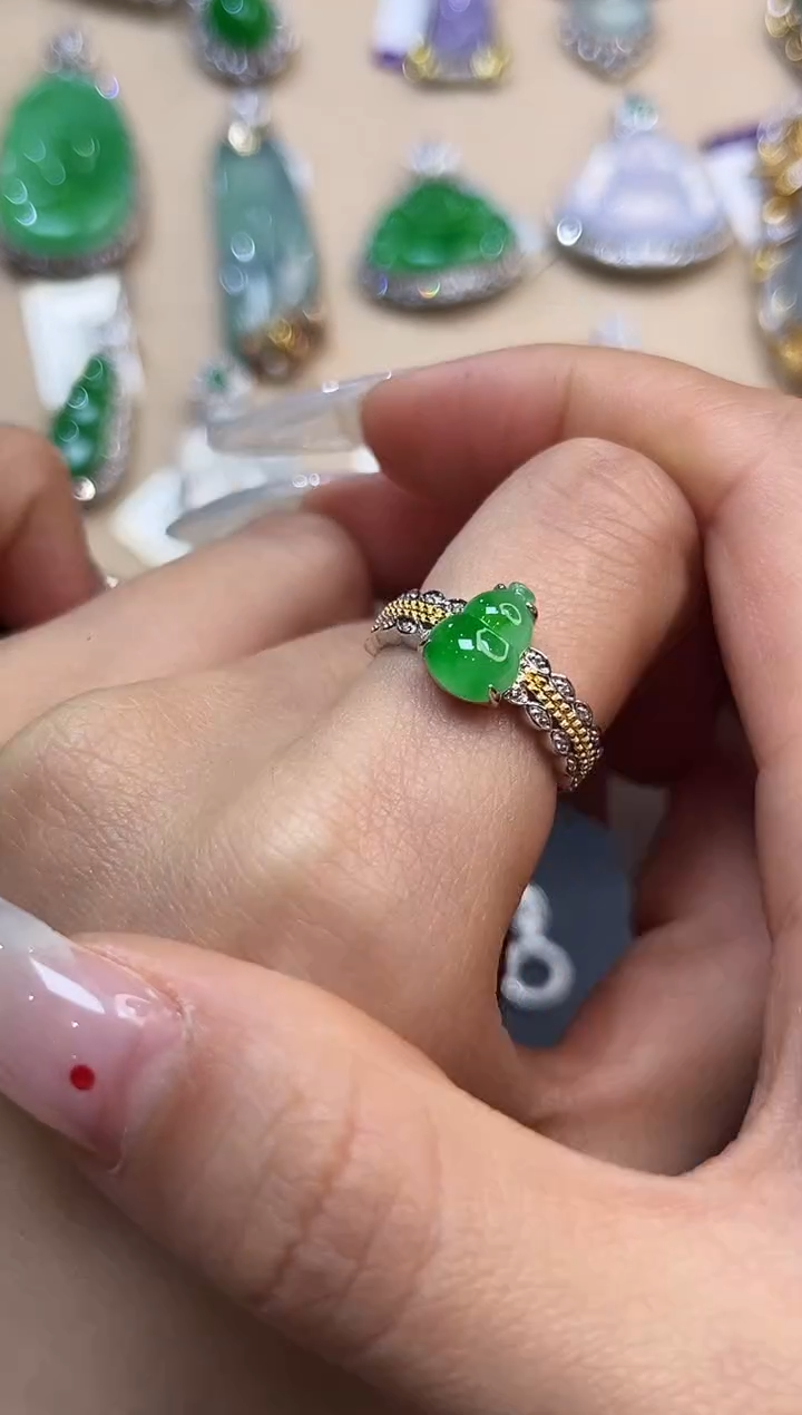 【闪购商品】翡翠戒指18K金镶嵌4659  