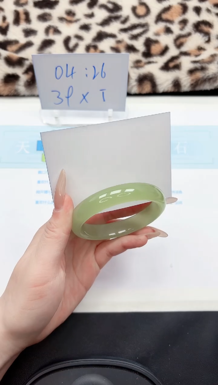 【闪购商品】石英质玉手镯未镶嵌10-60