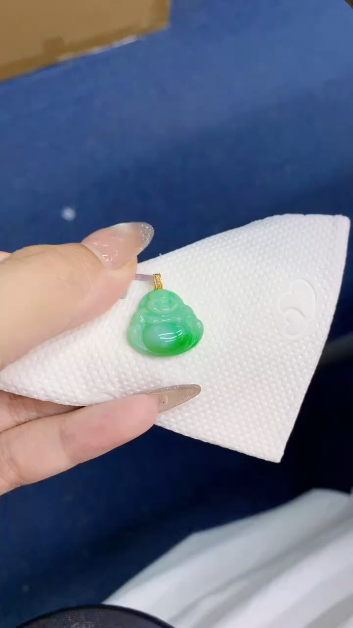 颈饰18K金镶嵌翡翠1