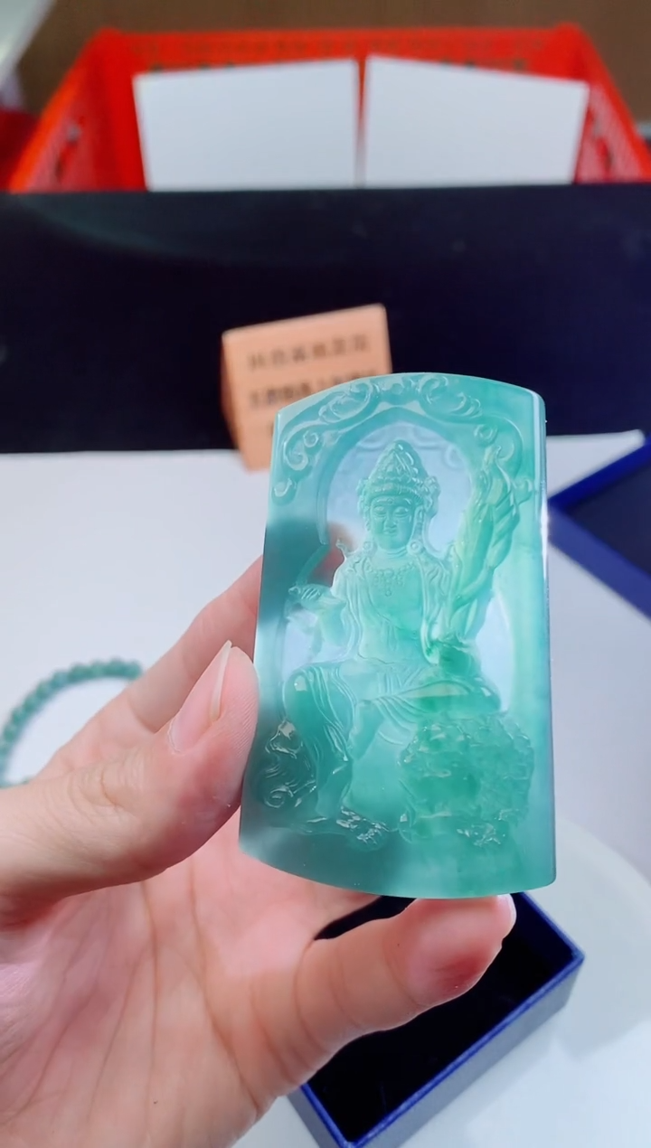 颈饰未镶嵌翡翠   ·