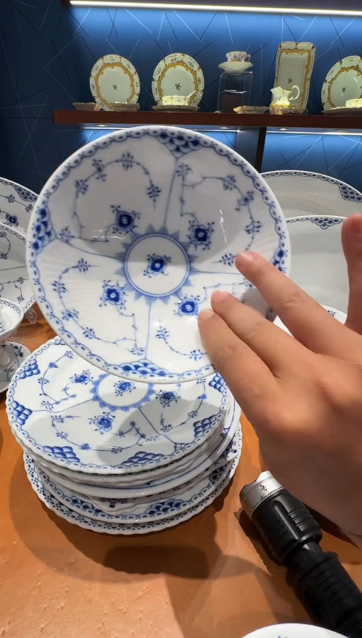 瓷五花马唐草餐具套组