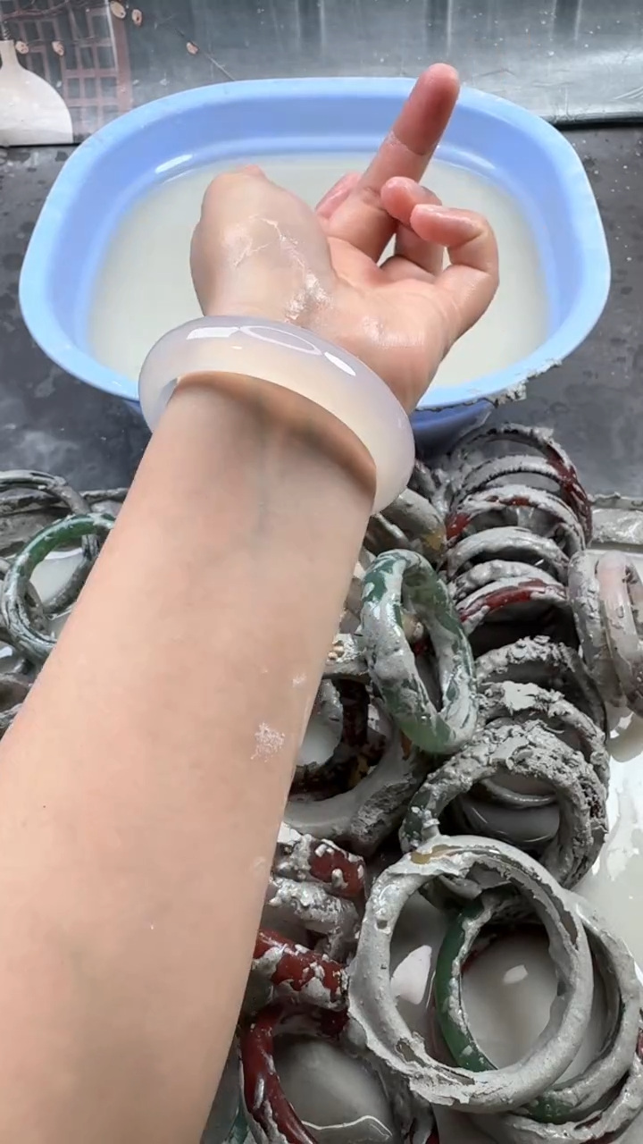 玛瑙/玉髓手镯未镶嵌52