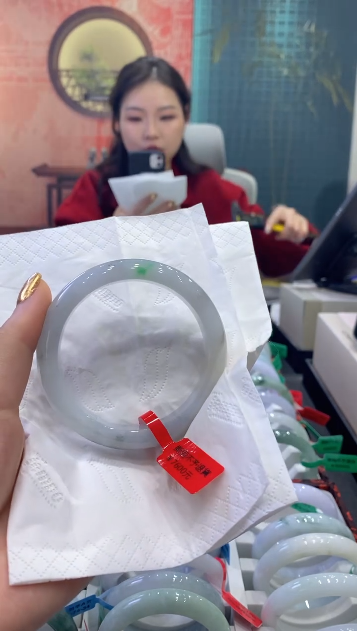 【闪购商品】翡翠手镯未镶嵌多人18353