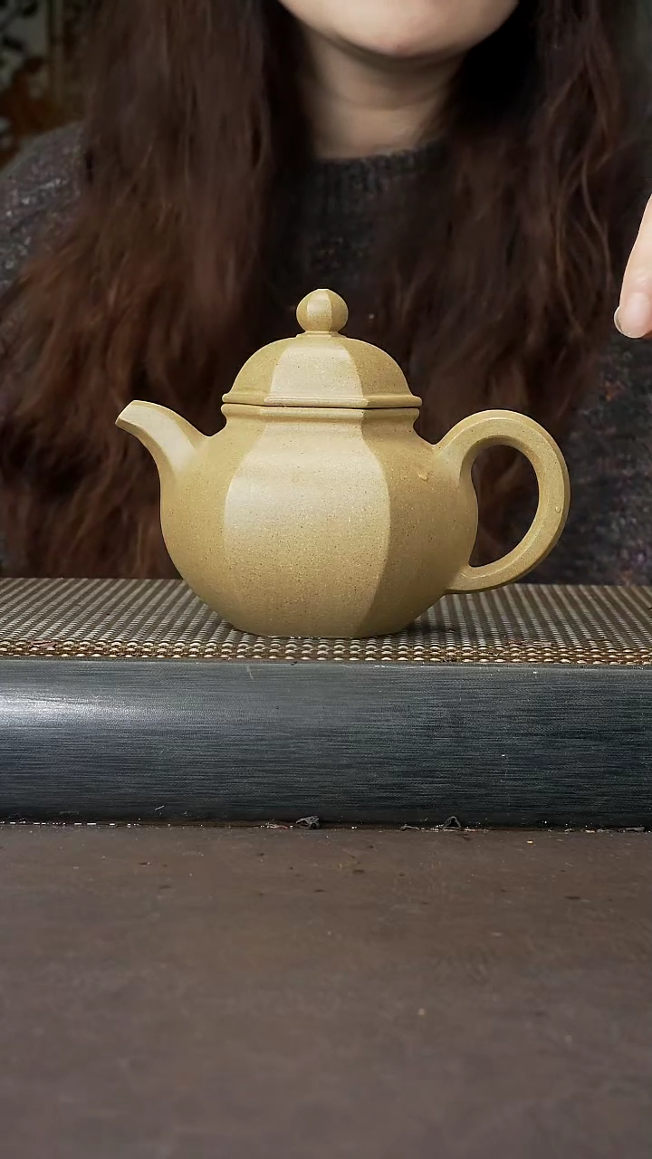 【闪购商品】紫砂茶壶本山绿泥 六方掇球300cc 043