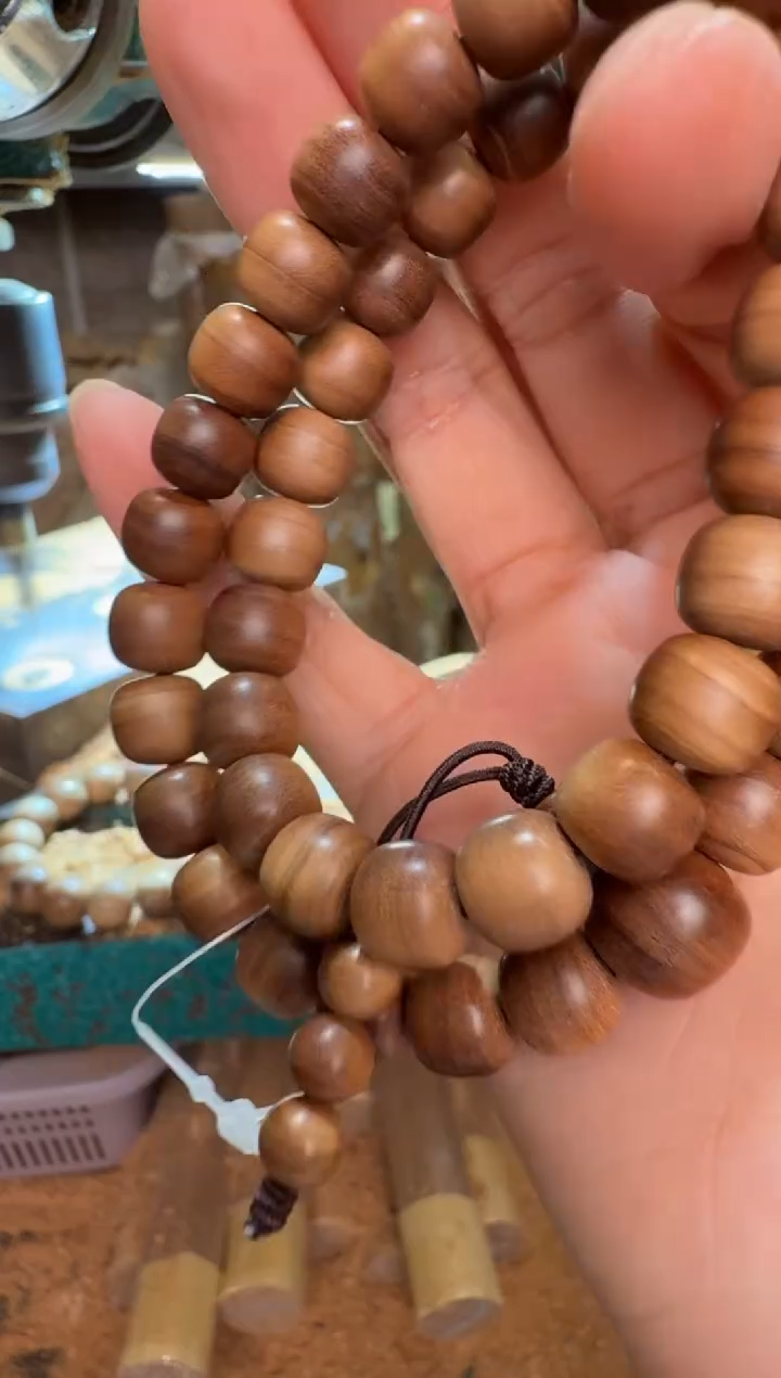 檀香木其他檀香王8.5x9黑肉虎皮纹沉水手持