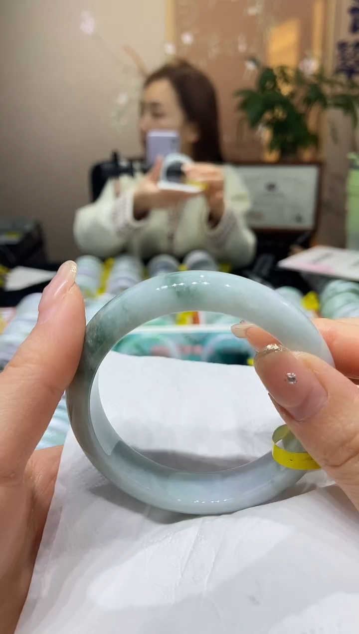 【闪购商品】翡翠手镯未镶嵌58.3圈口