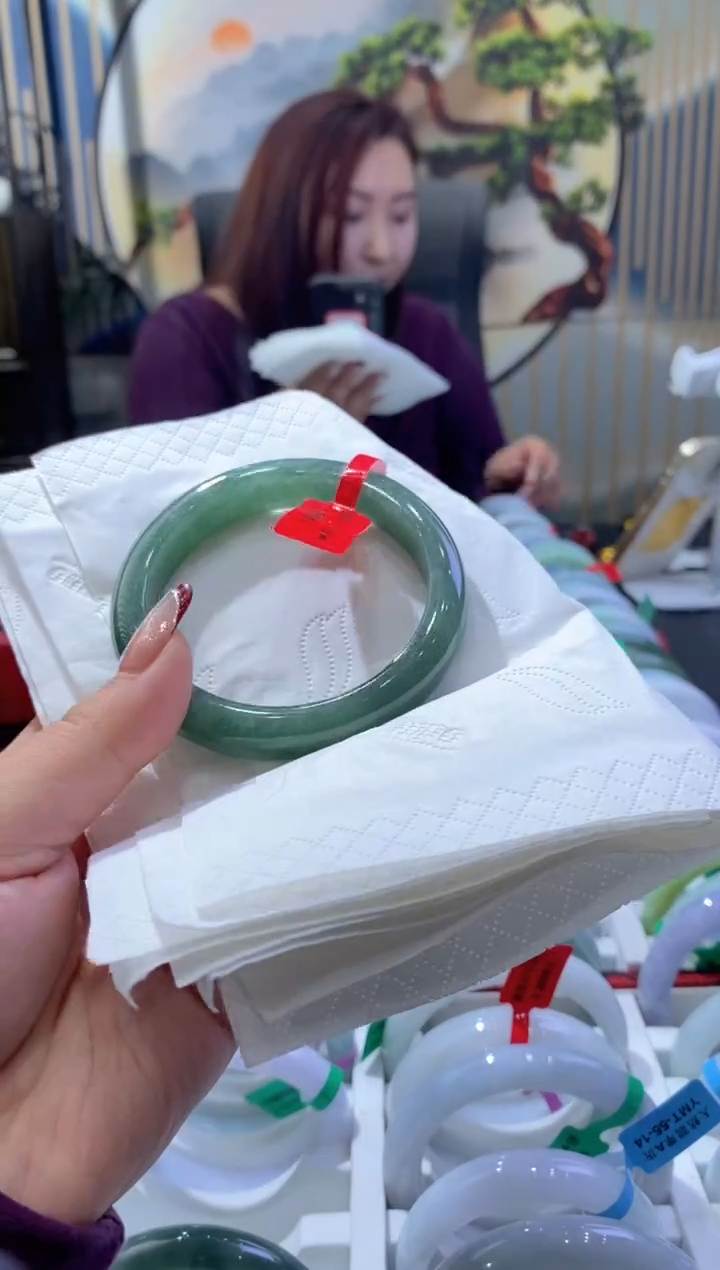 【闪购商品】翡翠手镯未镶嵌00009971