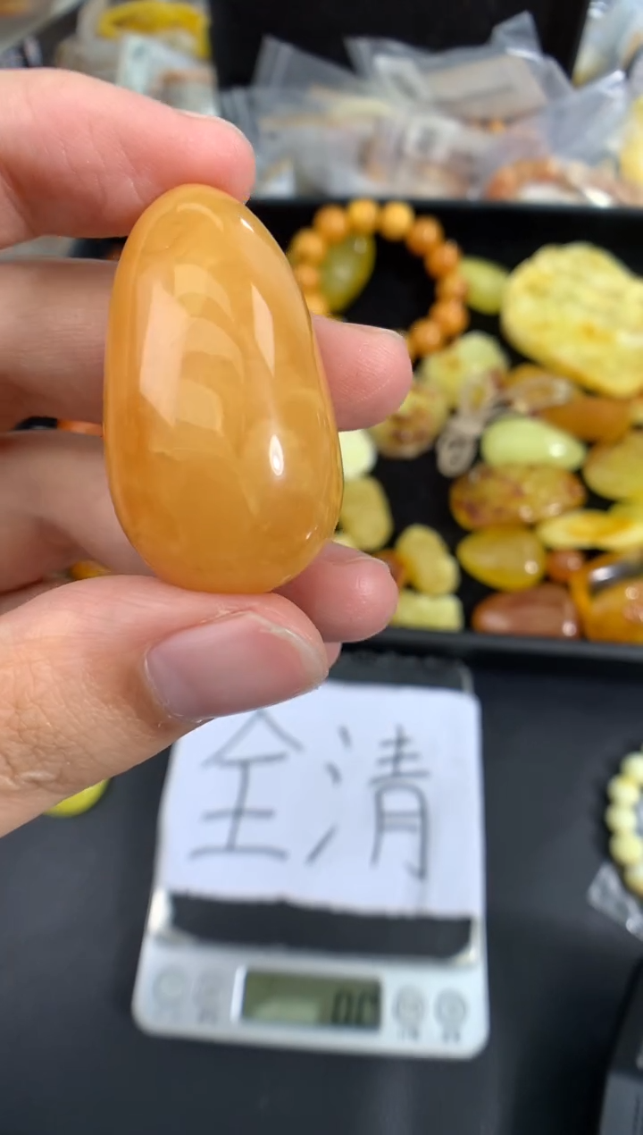 蜜蜡未镶嵌珠宝奇石11
