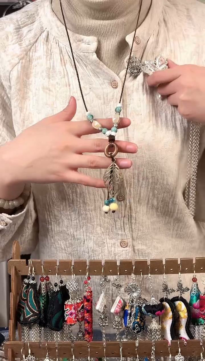 彩云南阁非遗老绣饰品278*