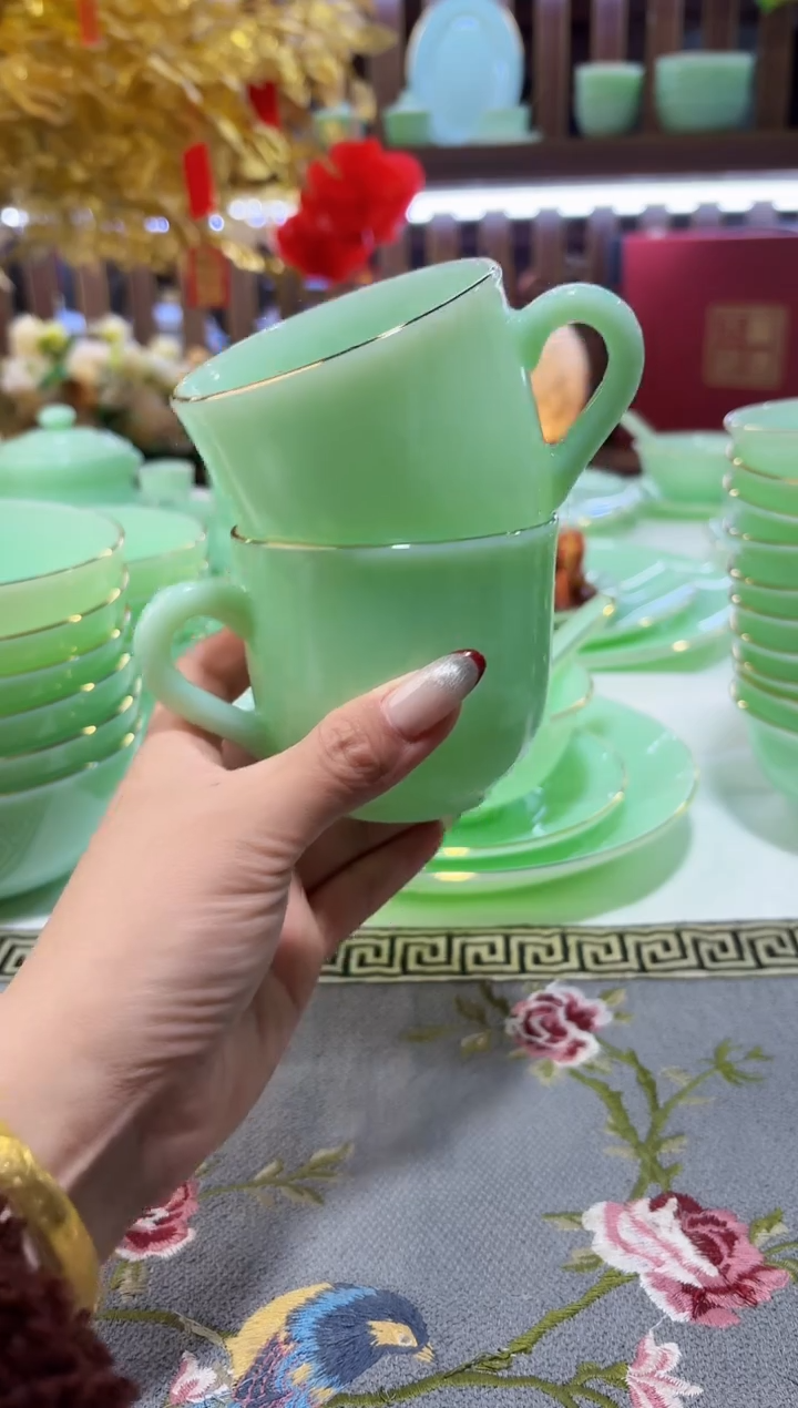 玉瓷小茶杯2只水具