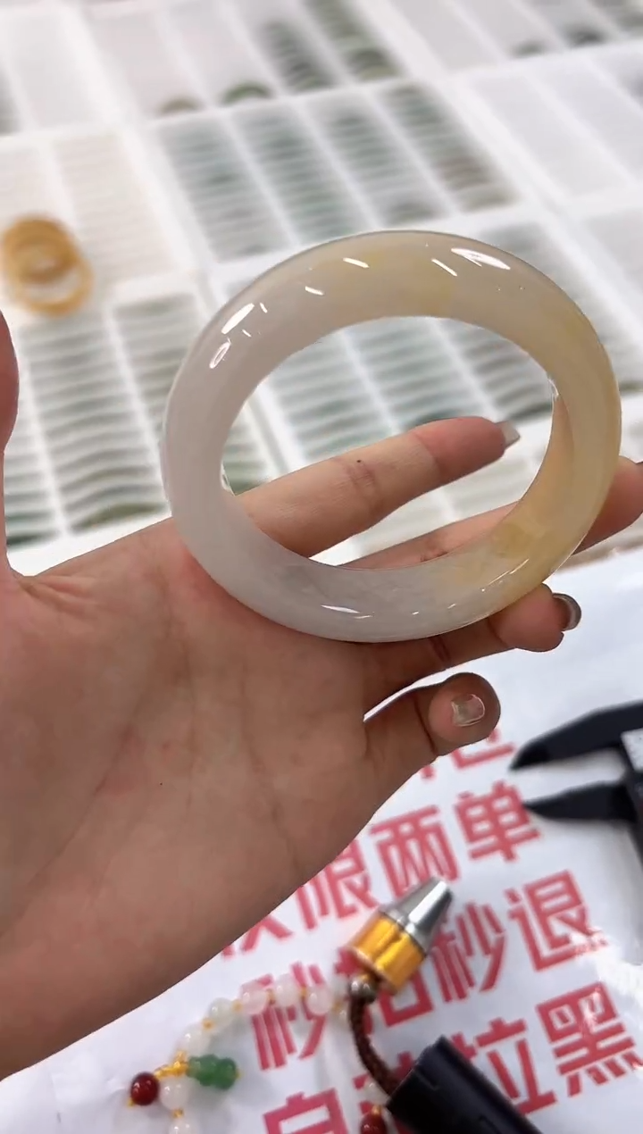 未镶嵌手镯石英质玉265-57HU