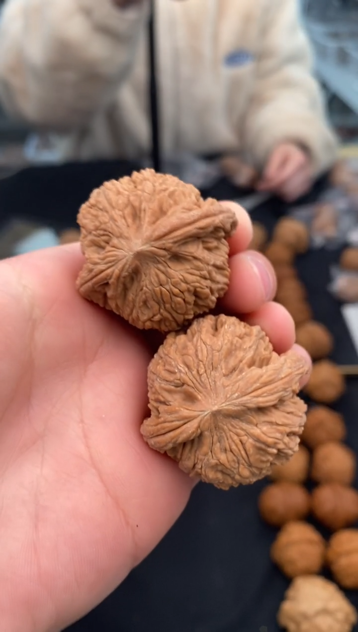 【闪购商品】文玩核桃把件山地磨38-t165