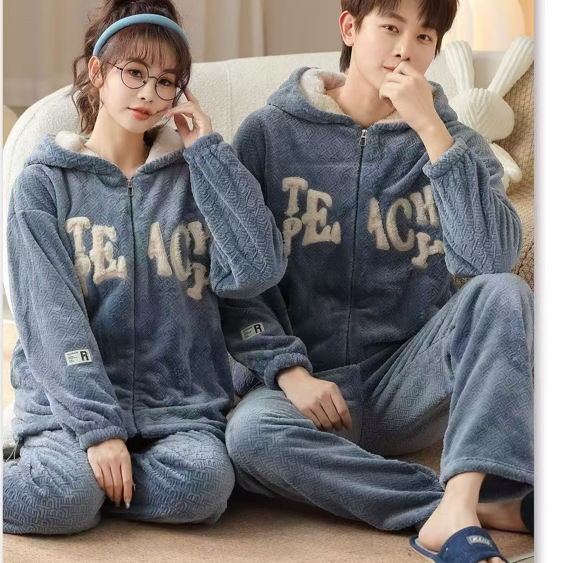 132-冬季加厚情侣款连帽拉链套装