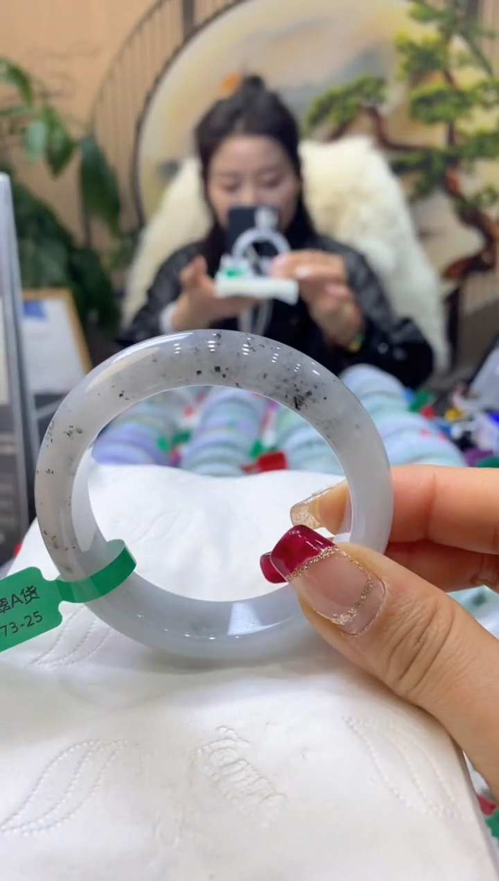 【闪购商品】翡翠手镯未镶嵌99913057