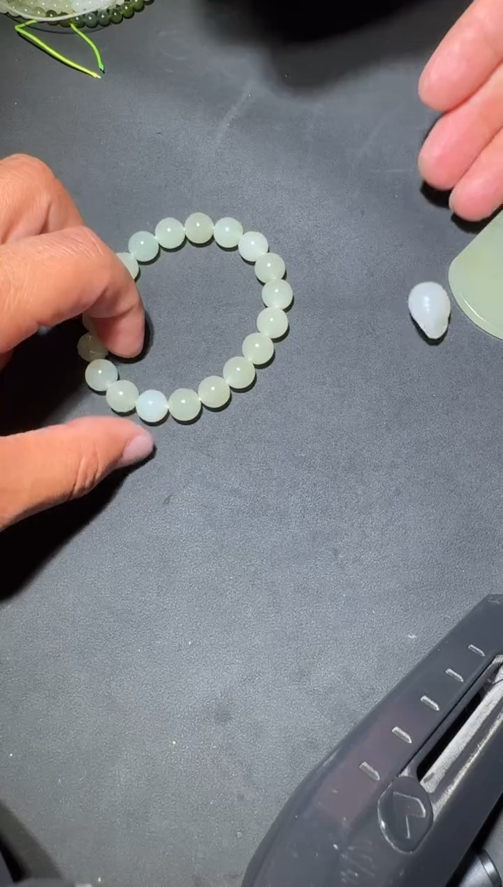 未镶嵌和田玉（糖玉）车挂和田玉