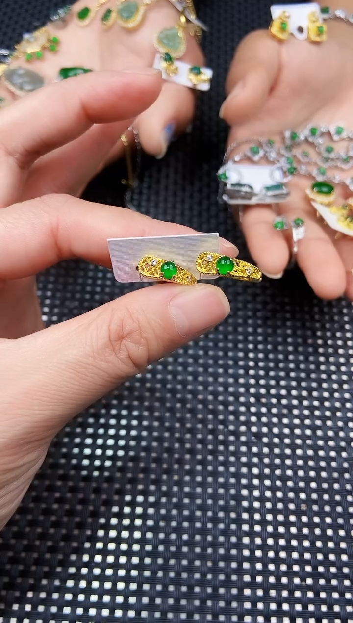 翡翠未镶嵌耳饰1111111111