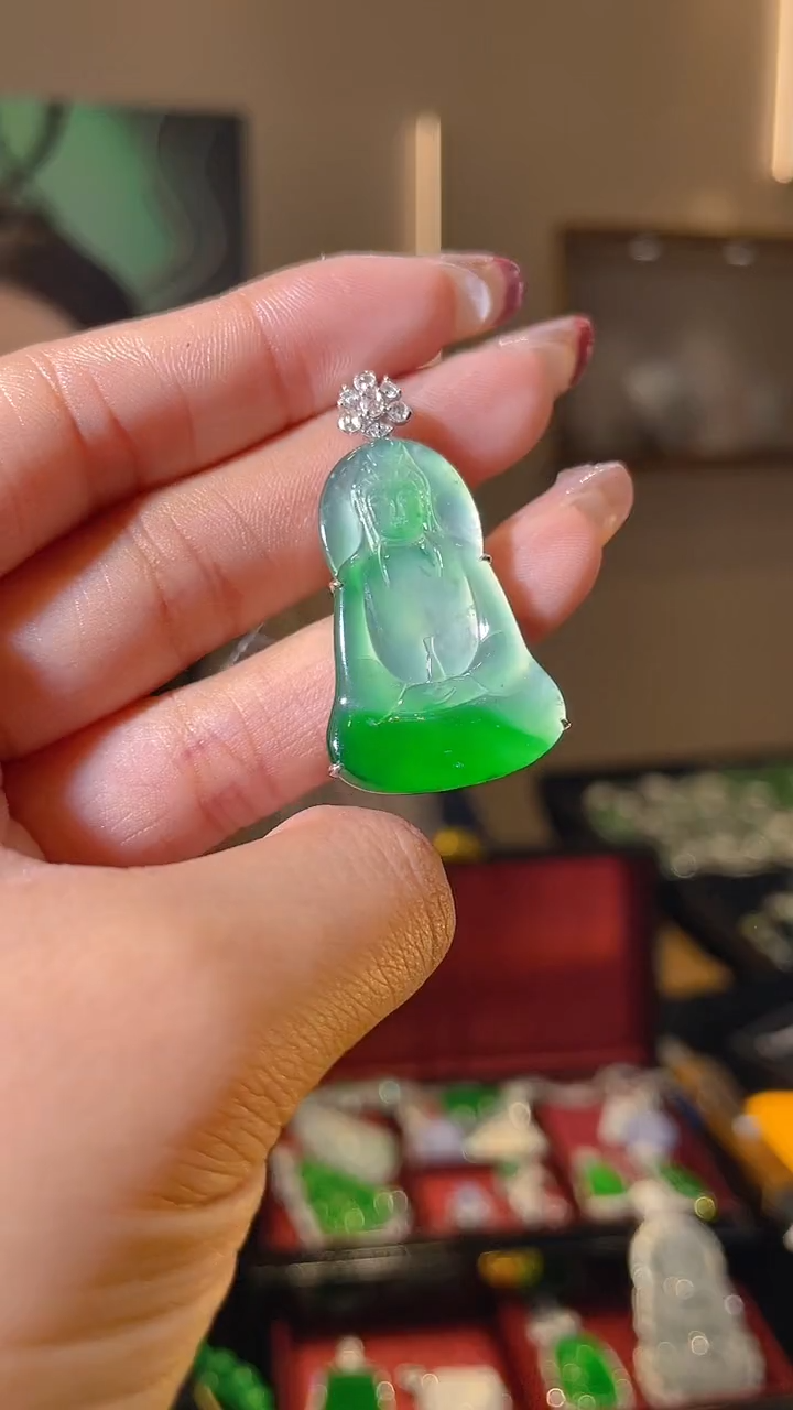 【闪购商品】翡翠吊坠(不含链)18K金镶嵌天然翡翠A货